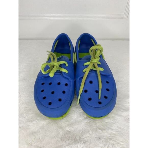 Kids Crocs Blue & Green Slip-On Shoes Size 13 Durable & Lightweight - Picture 2 of 8